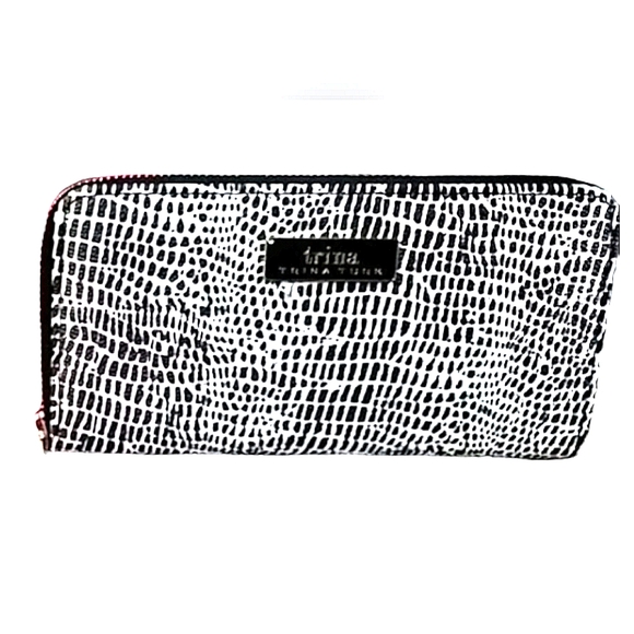 Trina Turk Handbags - Trina Turk NWT Zip Wallet